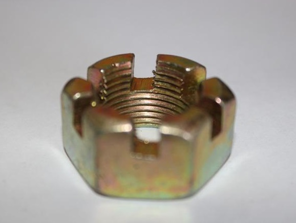 Гайка М20х1,5 прорезная корон рулевого шарнира  251015 цинк гайка 251015 п29 м20х1,5 прорезная к рулевого шарнира соболь в интернет-магазине НМК